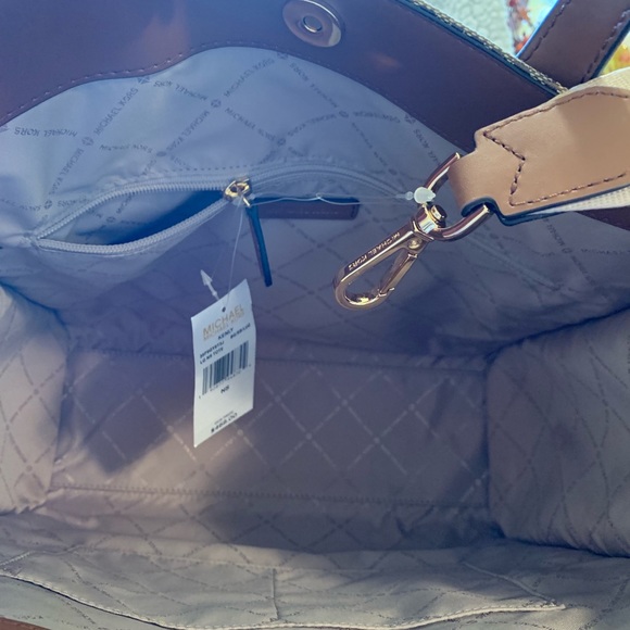 Mk tote - Picture 3 of 5